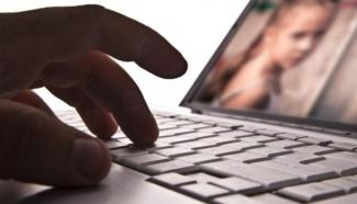 πορνογραφικο υλικο ανηλίκων