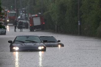 ΑΥΤΟΚΙΝΗΤΑ ΒΡΟΧΗ ΠΛΥΜΜΥΡΑ