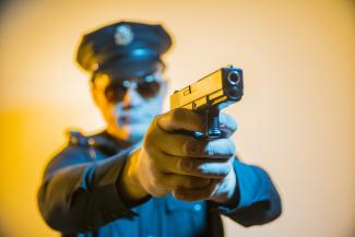 Αστυνομικοί στη Νέα Υόρκη αναγκάζονται να πυροβολήσουν συνάδελφο τους εκτός υπηρεσίας 10 φορές