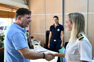 Επίσκεψη του Υπουργού Ναυτιλίας και Νησιωτικής Πολιτικής Μιλτιάδη Βαρβιτσιώτη στο Λιμεναρχείο Σαρωνικού 