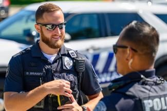 Σε ποια πολιτεία των ΗΠΑ οι αστυνομικοί θα κάνουν 12ωρες βάρδιες και θα θεωρούνται οι πιο ακριβοπληρωμένοι εργαζόμενοι μόλις μπει το 2024; 