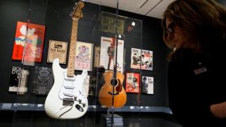 κιθάρες του Έρικ Κλάπτον_AMNA