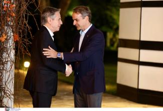 ΣΥΝΑΝΤΗΣΗ ΤΟΥ ΠΡΩΘΥΠΟΥΡΓΟΥ ΚΥΡΙΑΚΟΥ ΜΗΤΣΟΤΑΚΗ ΜΕ ΤΟ ΥΠΟΥΡΓΟ ΕΞΩΤΕΡΙΚΩΝ ΤΩΝ ΗΠΑ ΑΝΤΟΝΙ ΜΠΛΙΝΚΕΝ ΣΤΑ ΧΑΝΙΑ