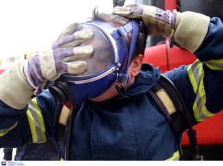 Φωτιά σε εν κινήσει αυτοκίνητο στο Μεταξουργείο