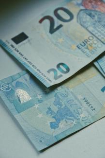euro_unsplash.jpg