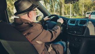 Ηλικιωμένος οδηγούσε χωρίς δίπλωμα για 32 χρόνια –Η απίστευτη ιστορία 90χρονου που συνελήφθη στον δρόμο