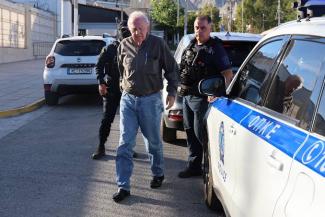 Στην ΓΑΔΑ θα διανυκτερεύσει απόψε ο Αλέξανδρος Γιωτόπουλος και την Τρίτη θα οδηγηθεί στον εισαγγελέα Εφετών Πειραιά