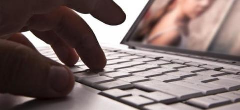 πορνογραφικο υλικο ανηλίκων