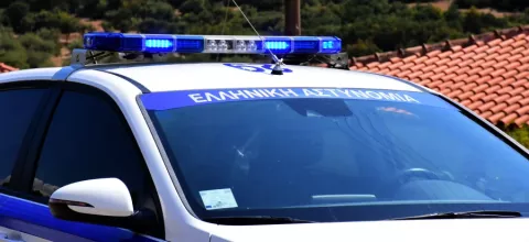 Συνελήφθησαν 2 άτομα μέλη συμμορίας που διέπραττε ένοπλες ληστείες σε καταστήματα και κλοπές οχημάτων