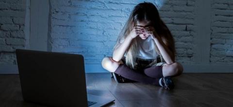 Τι είναι ο σεξουαλικός εκβιασμός, πώς προστατεύουμε τα παιδιά -Τα πέντε βασικά βήματα