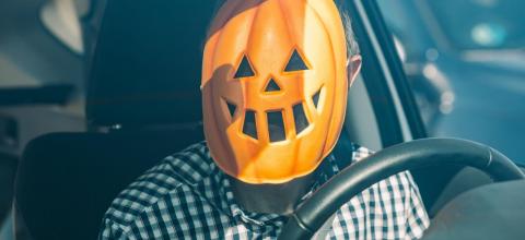 Επιτρέπεται να οδηγείς με αποκριάτικη στολή; -Το πρόστιμο που σε περιμένει