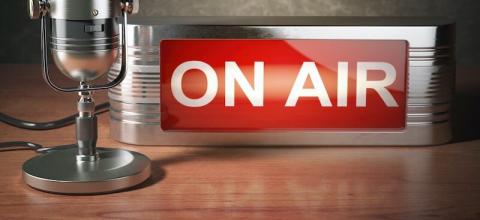 Πώς σερίφης ενώ επρόκειτο να βγει στον αέρα κατά τη διάρκεια ραδιοφωνικής συνέντευξης βρέθηκε να εμπλέκεται σε καταδίωξη κλέμμένου οχήματος στη Φλόριντα