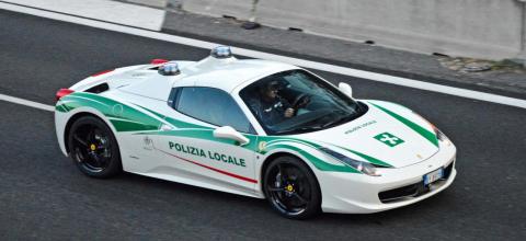 Αυτή είναι η μοναδική Ferrari της ιταλικής αστυνομίας -Το «εγκληματικό» της παρελθόν