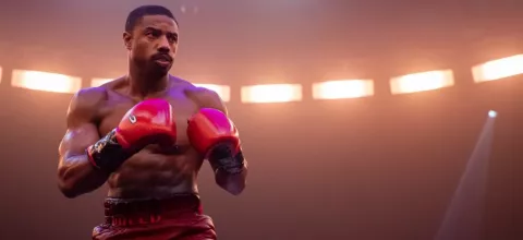 Ένας σύγχρονος Rocky: Η νέα ταινία Creed μόλις κυκλοφόρησε και είναι γεμάτη δράση -Γιατί να τη δεις