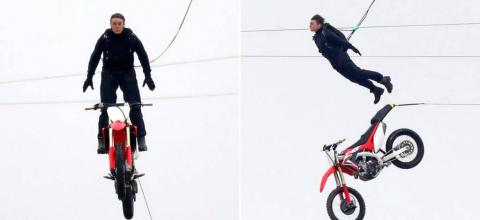 Ο Tom Cruise σε αεροπλανοφόρο ανοιχτά της Ιταλίας, για τα γυρίσματα του Mission: Impossible 8