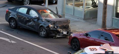 Ζευγάρι προκαλούσε τροχαία ατυχήματα για viral στο Youtube και ασφαλιστικές απάτες