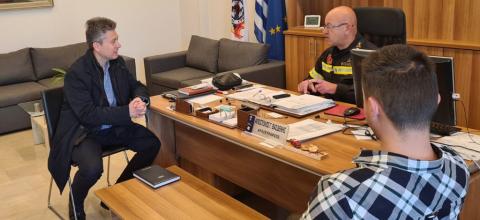 Σε Αστυνομία και Πυροσβεστική ο Σπ. Κωνσταντόπουλος