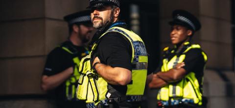 Πώς μπορεί κάποιος να γίνει αστυνομικός στην Αγγλία
