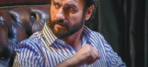 Άκου ποιος μιλάει