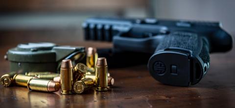 Νέα βάση δεδομένων της Axon παρακολουθεί και μελετά περιστατικά πυροβολισμών που προκάλεσαν θανάτους αστυνομικών και πολιτών