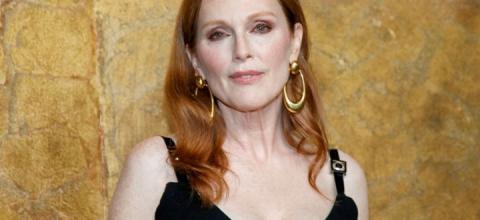 Τζούλιαν Μουρ_αμνα