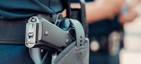 Οι σκληρές υπερωρίες αστυνομικού στο Λος Άντζελες που σύμφωνα με την οικογένειά του τον οδήγησαν στην αυτοκτονία