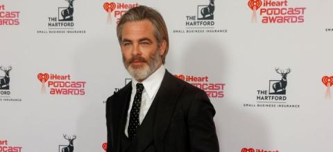 «Poolman»: To σκηνοθετικό ντεμπούτο του Κρις Πάιν