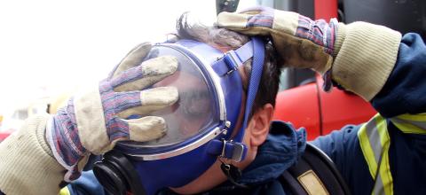 Φωτιά σε εν κινήσει αυτοκίνητο στο Μεταξουργείο