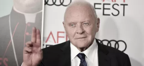 Άντονι Χόπκινς: «Το μόνο που παίρνουμε μαζί μας είναι η αγάπη που δίνουμε» είπε για το σπίτι του που έγινε στάχτη <p>Πηγή: <a target="_blank" href="https://www.iefimerida.gr">iefimerida.gr</a> - <a target="_blank" href="https://www.iefimerida.gr/kosmos/antoni-hopkins-spiti-egine-stahti-mono-agapi">Άντονι Χόπκινς: «Το μόνο που παίρνουμε μαζί μας είναι η αγάπη που δίνουμε» είπε για το σπίτι του που έγινε στάχτη - iefimerida.gr</a></p>