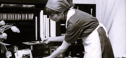 υπηρέτριες