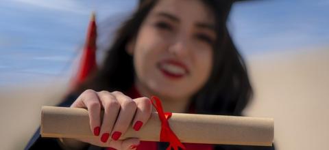 Πτυχία και Μεταπτυχιακά με 25% έκπτωση για ένστολους και τις οικογένειές τους