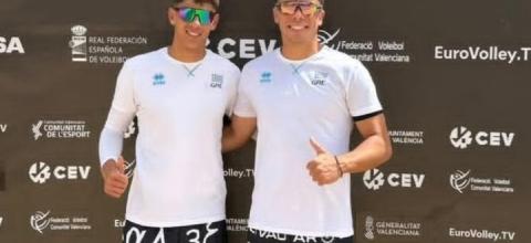 Κώστας Βένιος με τον Αντώνη Καρύκα