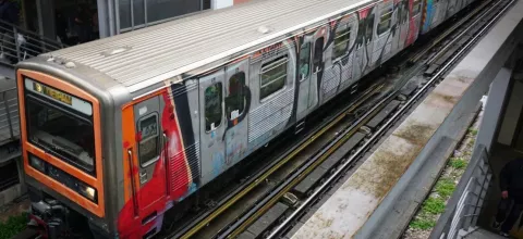 Μοναστηράκι: Αποβιβάστηκαν επιβάτες συρμού του ΗΣΑΠ λόγω έντονης μυρωδιάς -Η ανακοίνωση της ΣΤΑΣΥ <p>Πηγή: <a target="_blank" href="https://www.iefimerida.gr">iefimerida.gr</a> - <a target="_blank" href="https://www.iefimerida.gr/ellada/akinitopoiithike-syrmos-toy-isap-sto-monastiraki">Μοναστηράκι: Αποβιβάστηκαν επιβάτες συρμού του ΗΣΑΠ λόγω έντονης μυρωδιάς -Η ανακοίνωση της ΣΤΑΣΥ - iefimerida.gr</a></p>