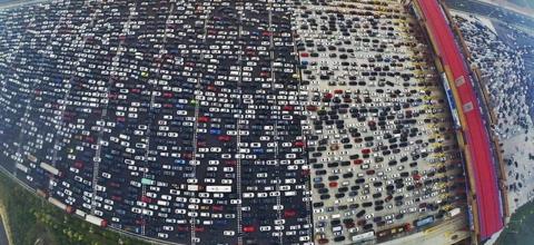 Το μεγαλύτερο μποτιλιάρισμα της ιστορίας -Έμειναν 10 ολόκληρες ημέρες κολλημένοι στην κίνηση