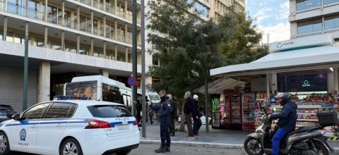 Οδηγός έχασε δίπλωμα και αυτοκίνητο στο κέντρο της Αθήνας -Η παράβαση που προκάλεσε «έμφραγμα» στην πλατεία Συντάγματος