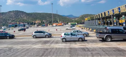 Οδηγός περνούσε από τα διόδια για 16 χρόνια χωρίς να πληρώνει -Τι έλεγε στους υπαλλήλους