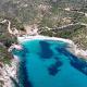 Αυτή είναι η παραλία με τη λευκή άμμο που απέχει μόλις 2 ώρες από την Αθήνα -Πού βρίσκεται